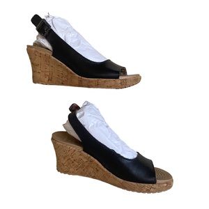Crocs Women's A-Leigh Leather Slingback Wedge. Size 6